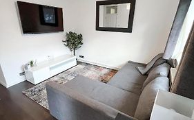 Cozy One Bedroom Flat Near Abbey Wood Station